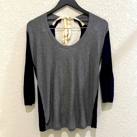 ▶️Babaton◀️ Cute Babaton Silk and Cashmere Knit Top in XS - Host Pick - Picture 1 of 6